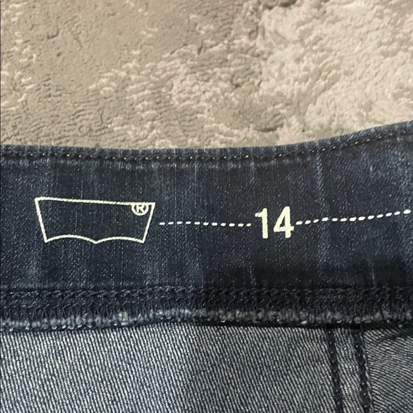 Levi’s High Rise Dark Blue Jeans - Picture 4 of 12